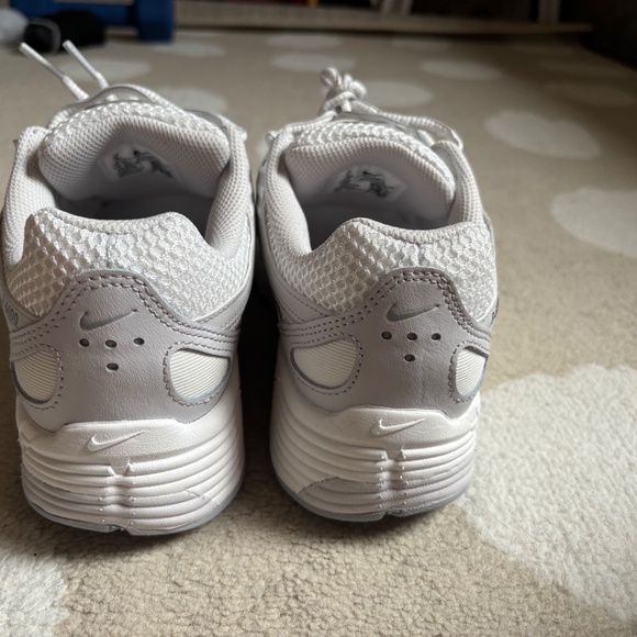 W8 - Nike P-6000 SE Wmns "Summit White/Vast Grey"- IF1756-100 - Picture 3 of 7